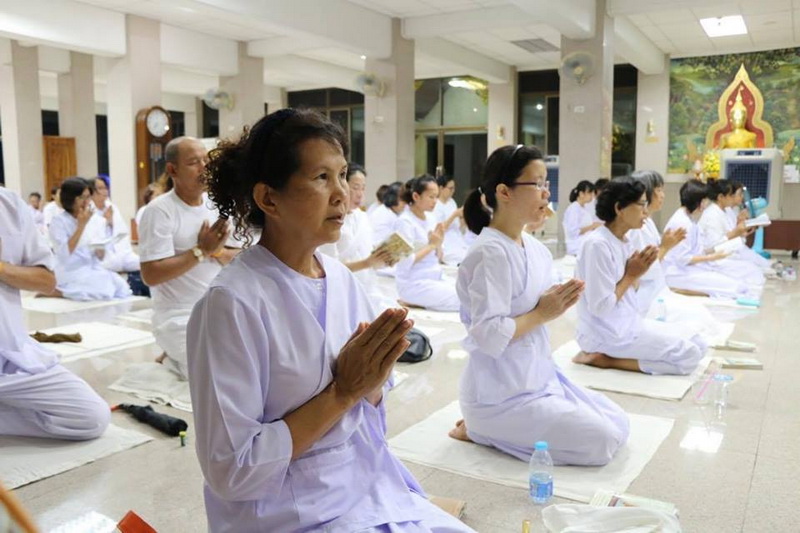 รพ.ชัยนาทนเรนทรจัดกิจกรรมปฏิบัติธรรมเพื่อถวายเป็นพระราชกุศล