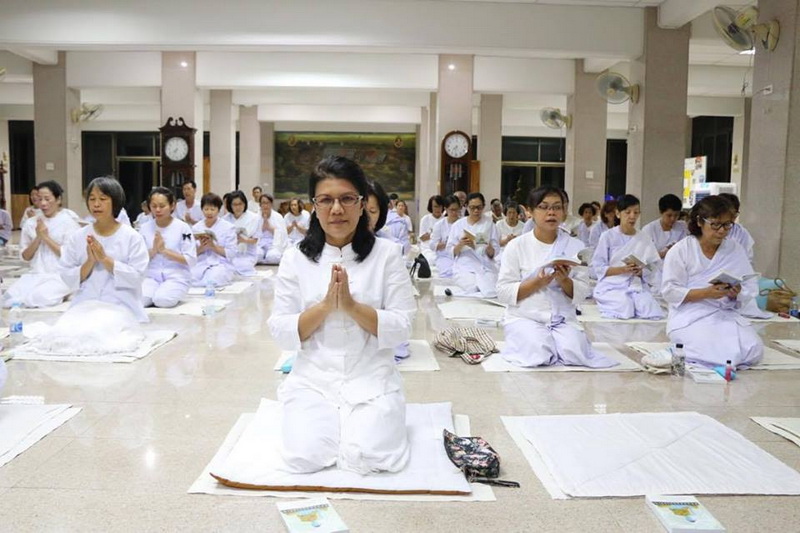 รพ.ชัยนาทนเรนทรจัดกิจกรรมปฏิบัติธรรมเพื่อถวายเป็นพระราชกุศล