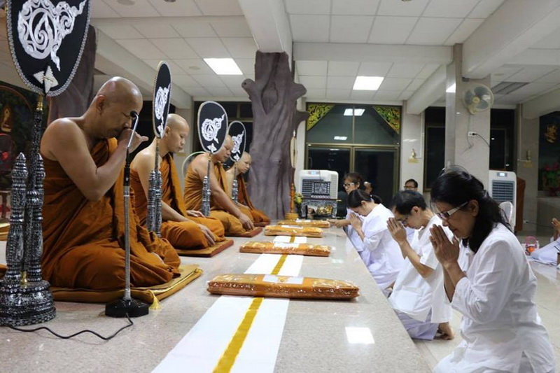 รพ.ชัยนาทนเรนทรจัดกิจกรรมปฏิบัติธรรมเพื่อถวายเป็นพระราชกุศล