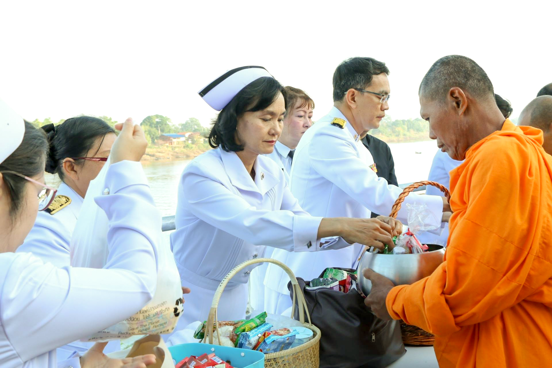 รพ.ชัยนาทนเรนทร "รวมพลังแห่งความภักดี"