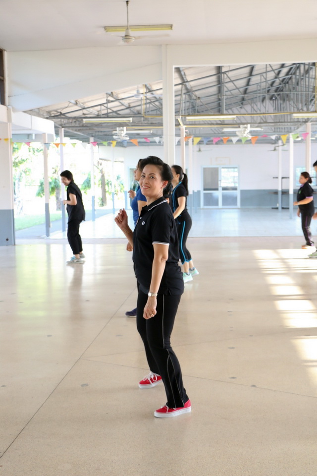 "ออกกำลังกายเพื่อสุขภาพ" โรงพยาบาลชัยนาทนเรนทร เพิ่มพลังในการทำงาน ในวันที่ 14 ธันวาคม พ.ศ. 2559