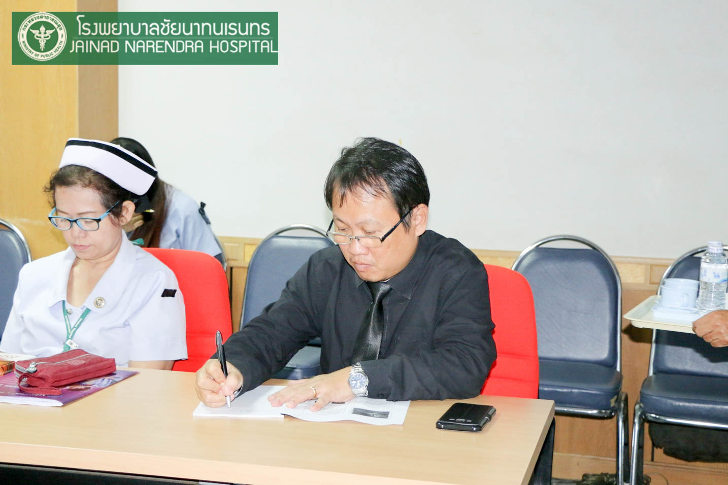 ผอ.รพ.ชัยนาทนเรนทร นำบุคลากรปรกาศเจตนารมณ์ "สุจริตตามรอยพ่อ ขอทำดีเพื่อแผ่นดิน"