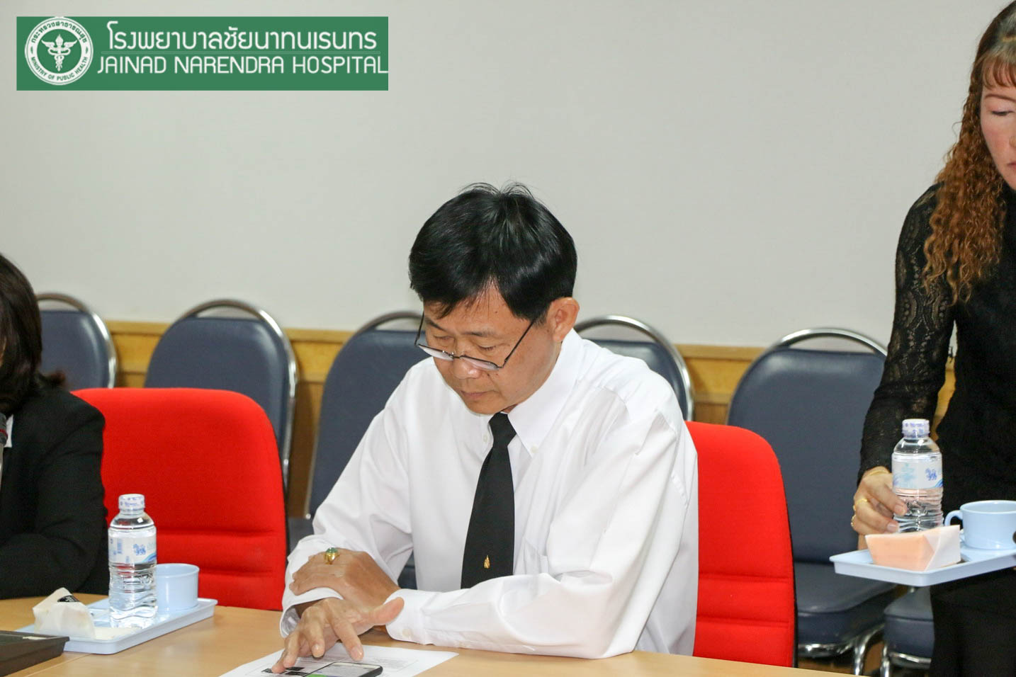 ผอ.รพ.ชัยนาทนเรนทร นำบุคลากรปรกาศเจตนารมณ์ "สุจริตตามรอยพ่อ ขอทำดีเพื่อแผ่นดิน"