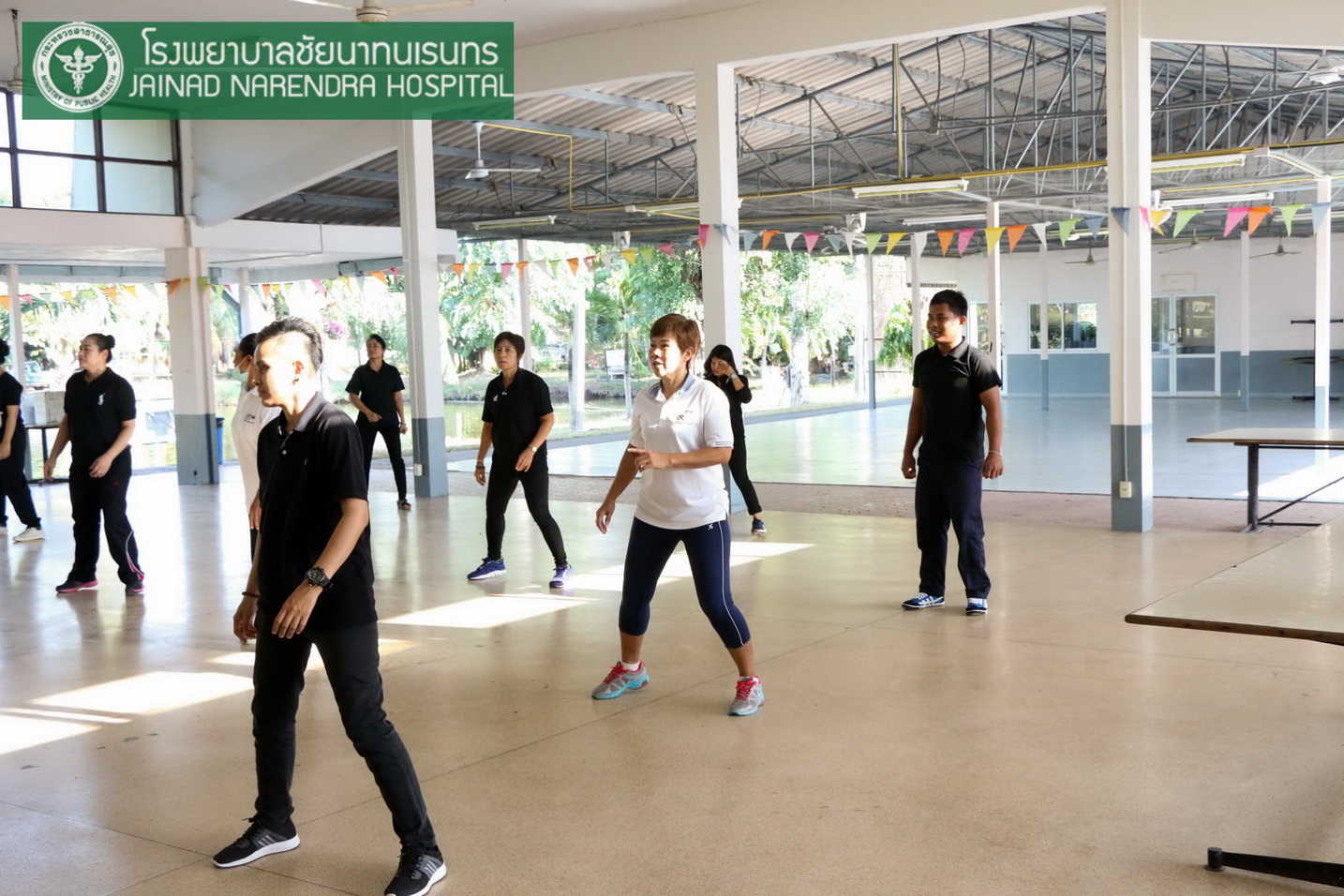 รพ.ชัยนาทนเรนทร จัดกิจกรรม "ออกกำลังกายเพื่อสุขภาพ"