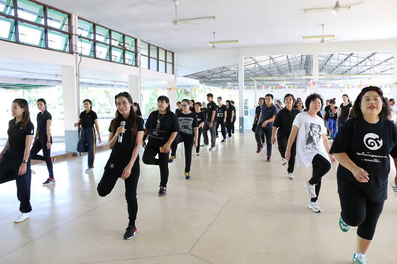 รพ.ชัยนาทนเรนทรจัดกิจกรรมออกกำลังกาย วันที่ 30 พฤศจิกายน 2559