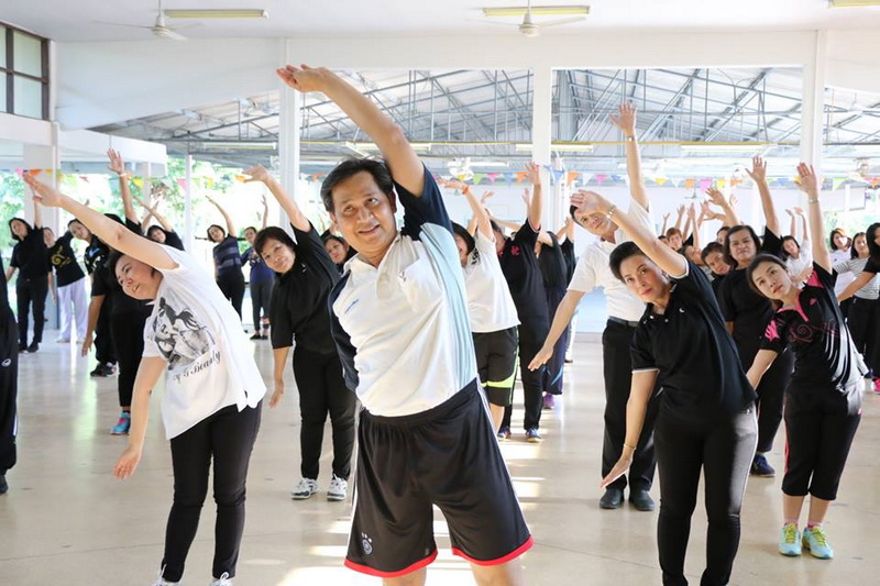 รพ.ชัยนาทนเรนทรจัดกิจกรรมออกกำลังกาย วันที่ 30 พฤศจิกายน 2559